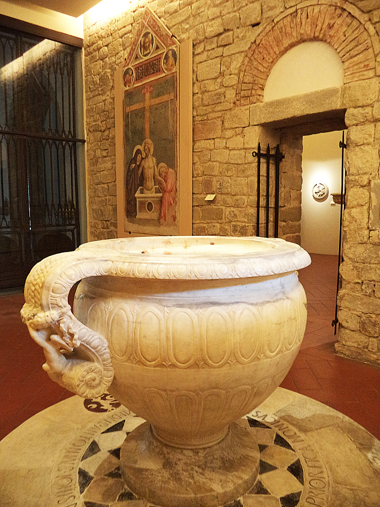 La sala che ospita l'opera di Masolino al Museo della Collegiata di Empoli
