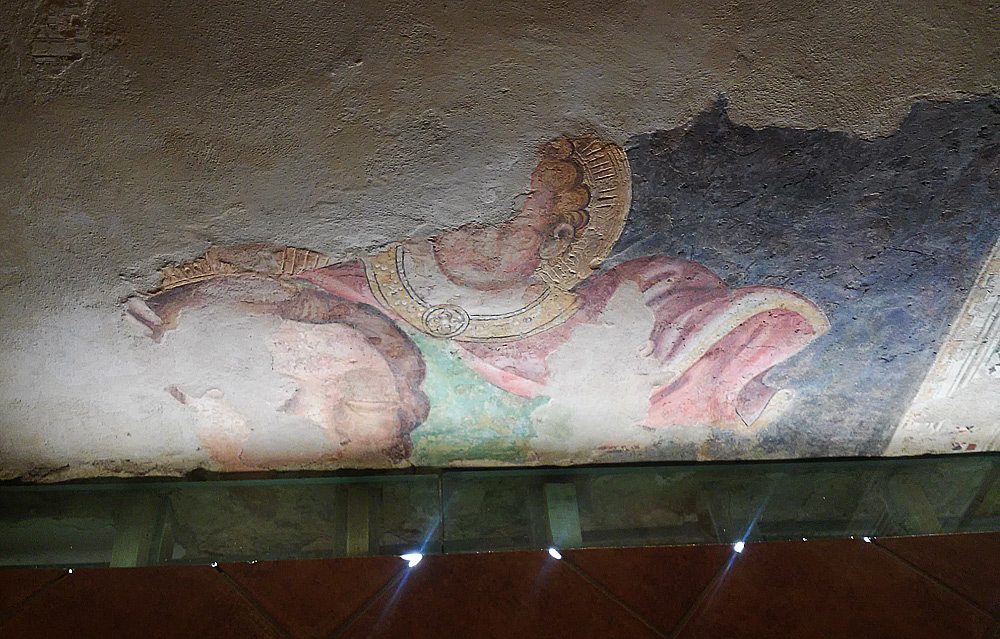 Ambrogio Lorenzetti, San Cristoforo con GesÃ¹ Bambino sulle spalle (1340 circa; affresco; Massa Marittima, Museo degli antichi organi meccanici)
