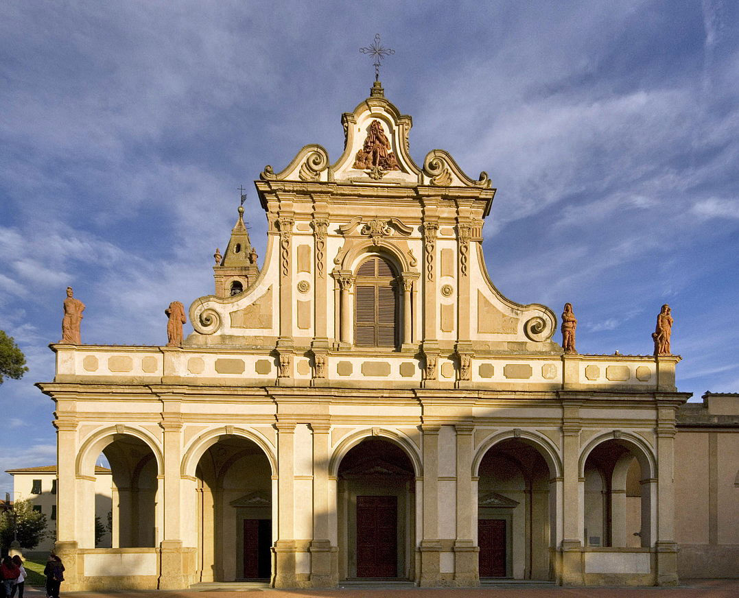 Il Santuario di Santa Verdiana di Castelfiorentino, l'ingresso del Museo Ã¨ sulla destra
