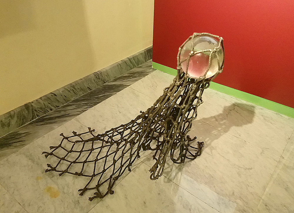 Antonio Trotta, La Novia (1989-1990; cristallo e fusione in argento, 81 x 91 x 68 cm)
