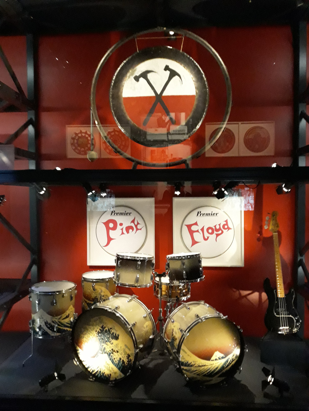Immagini dalla mostra Pink Floyd Exhibition: Their Mortal Remains a Dortmund. Ph. Credit Francesca Della Ventura
 Immagini dalla mostra Pink Floyd Exhibition: Their Mortal Remains a Dortmund. Ph. Credit Francesca Della Ventura