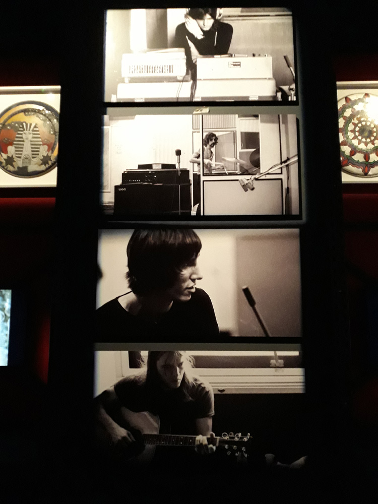 Immagini dalla mostra Pink Floyd Exhibition: Their Mortal Remains a Dortmund. Ph. Credit Francesca Della Ventura
 Immagini dalla mostra Pink Floyd Exhibition: Their Mortal Remains a Dortmund. Ph. Credit Francesca Della Ventura