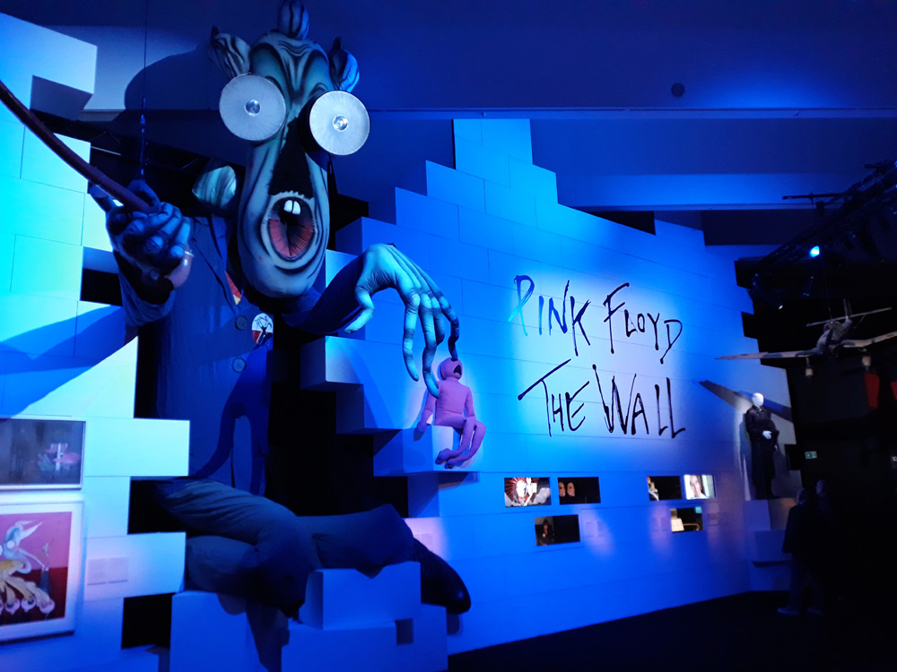 Immagini dalla mostra Pink Floyd Exhibition: Their Mortal Remains a Dortmund. Ph. Credit Francesca Della Ventura
 Immagini dalla mostra Pink Floyd Exhibition: Their Mortal Remains a Dortmund. Ph. Credit Francesca Della Ventura