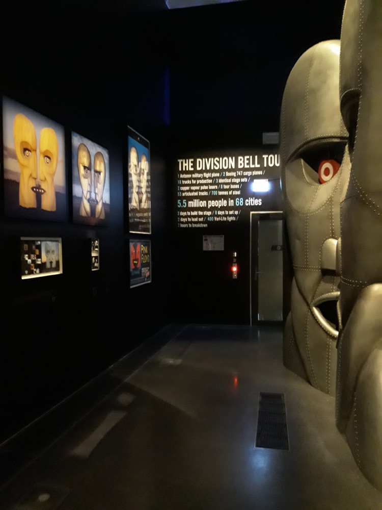 Immagini dalla mostra Pink Floyd Exhibition: Their Mortal Remains a Dortmund. Ph. Credit Francesca Della Ventura
 Immagini dalla mostra Pink Floyd Exhibition: Their Mortal Remains a Dortmund. Ph. Credit Francesca Della Ventura