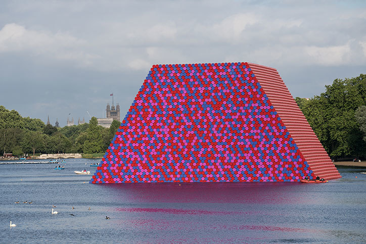 Christo e Jeanne-Claude, The London Mastaba (2018)
