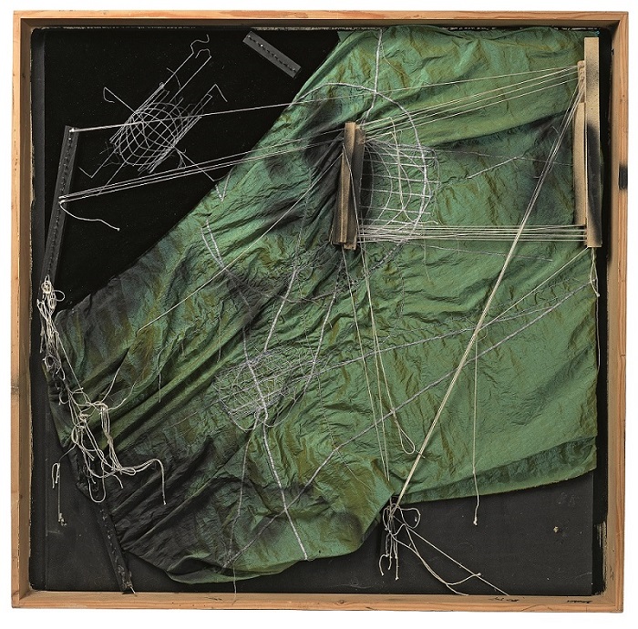 Maria Lai, Geografia (2008; stoffa, legno, acrilico, spago e filo; Lanusei, Archivio Maria Lai)
