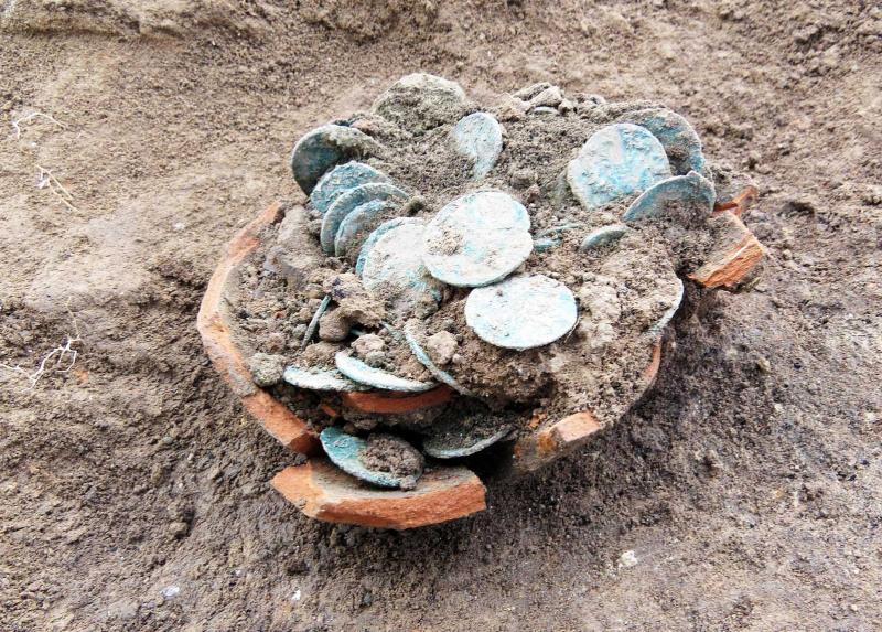 Cremona, treasure trove of ancient Roman coins discovered