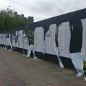 Intolleranza a Liverpool: vandalizzata due volte installazione sul tema dei migranti