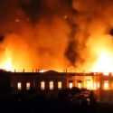 Brasile, incendio devasta il Museo Nazionale di Rio de Janeiro. 200 anni di storia in fumo