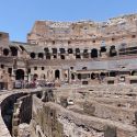 Roma, una guida turistica interviene con prontezza e impedisce atto vandalico al Colosseo