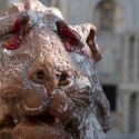 Atto vandalico a Venezia: imbrattato con vernice rossa un leoncino di piazzetta San Marco