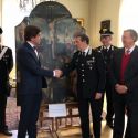 I carabinieri restituiscono al Belgio una pala rubata e ritrovata in Italia