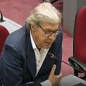 Sgarbi durissimo: Uffizi sfregiati, la green economy vuol dire trionfo della mafia e i musei italiani devono avere direttori italiani