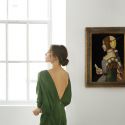 Da Spice Girl a... storica dell'arte. Victoria Beckham cura una mostra per Sotheby's