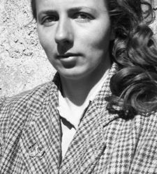 Una mostra su Vivian Maier al Castello dei Vescovi di Luni. Ci sono foto mai esposte in Italia