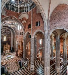 Descubrir los misterios de la catedral de Piacenza subiendo a la cúpula