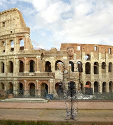 Liu Bolin, “l’uomo invisibile” dell'arte contemporanea è in mostra al Vittoriano