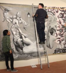 Von der Wand auf die Leinwand. Ozmos Straßenkunst in Pisa ausgestellt