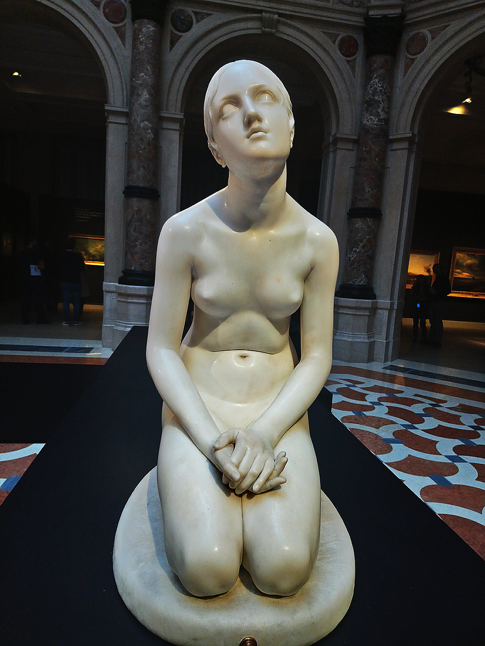 Lorenzo Bartolini, La Fiducia in Dio (1833-1836; marmo, 93 × 45 × 64 cm - Milano, Museo Poldi Pezzoli)
