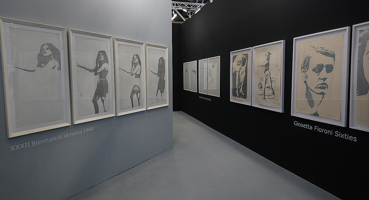 Lo stand della Galleria La Spirale 
