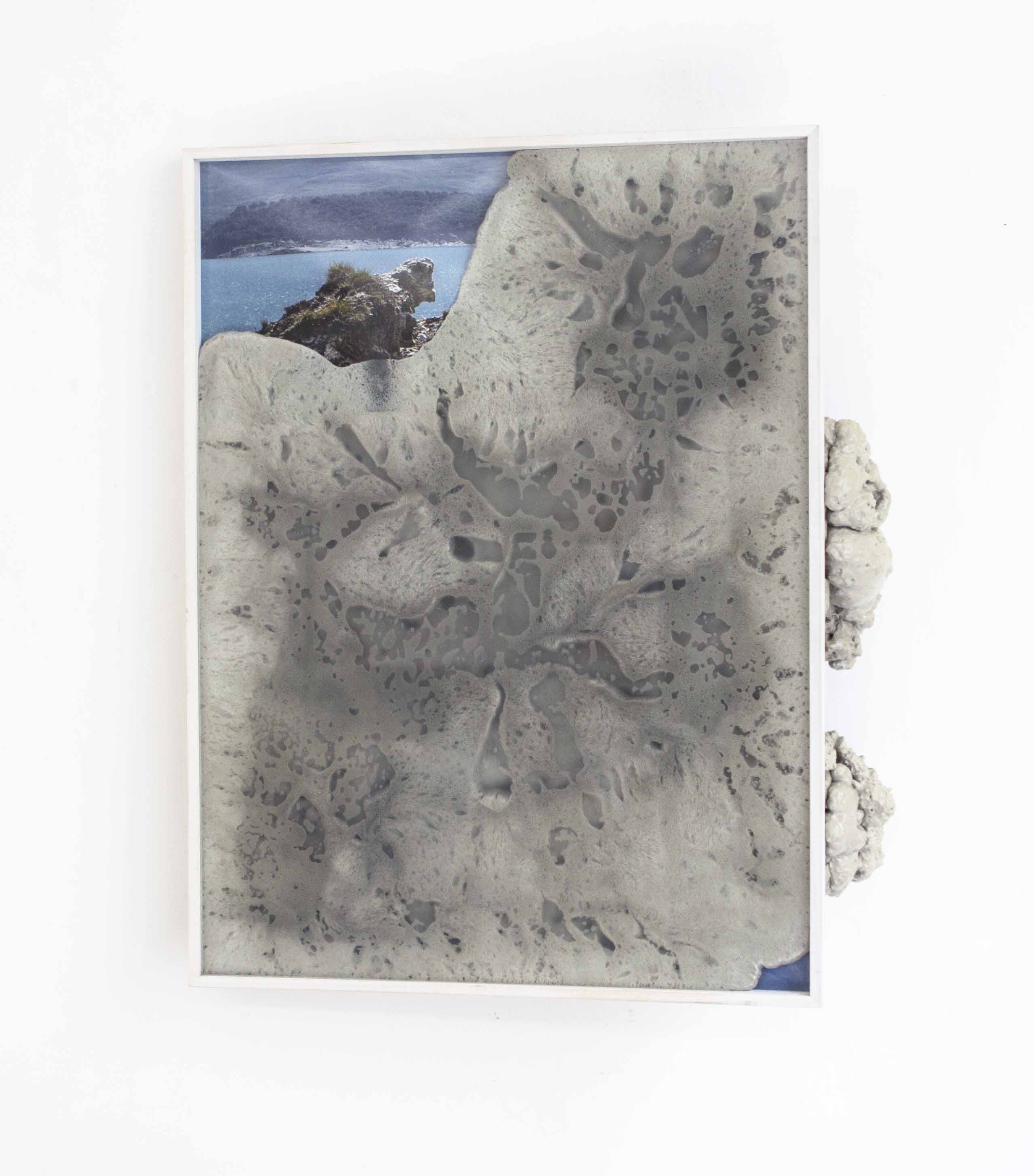 Laura Pugno, Dominante Recessivo 01 (2017; stampa fotografica e poliuretano, 61 x 46 x 16 cm). Courtesy l’artista
