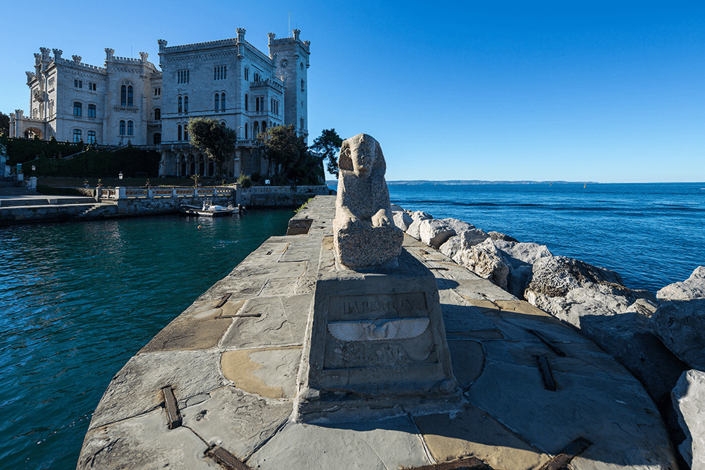 Castello di Miramare, la sfinge. Ph. Credit Massimo Crivellari