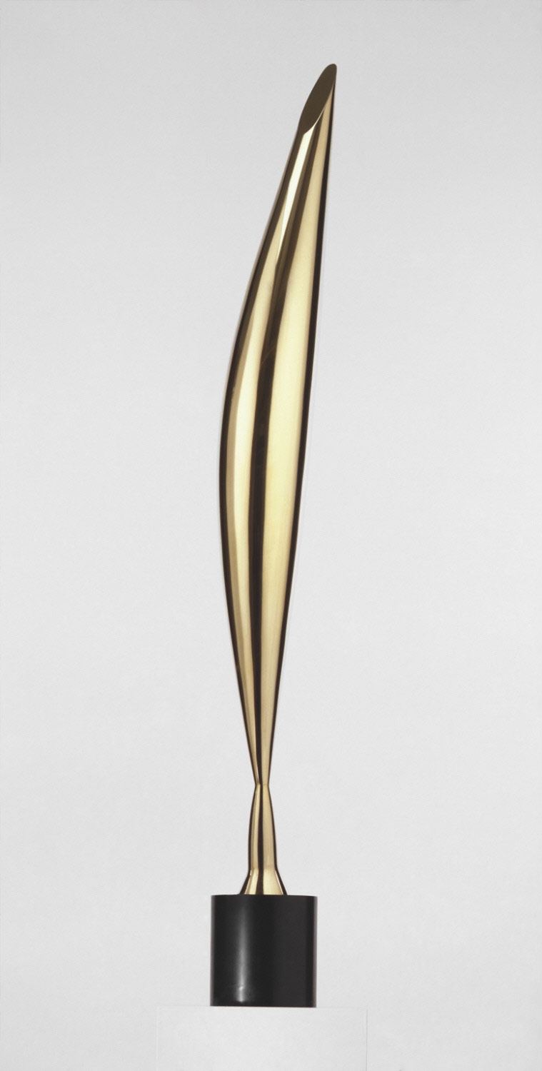 Constantin Brâncuși, Uccello nello spazio (1924; bronzo lucidato, base in marmo nero; altezza 127,8 cm, circonferenza 45 cm, base 16 cm; Filadelfia, Philadelphia Museum of Art, The Louise and Walter Arensberg Collection)
 Constantin Brâncuși, Uccello nello spazio (1924; bronzo lucidato, base in marmo nero; altezza 127,8 cm, circonferenza 45 cm, base 16 cm; Filadelfia, Philadelphia Museum of Art, The Louise and Walter Arensberg Collection)