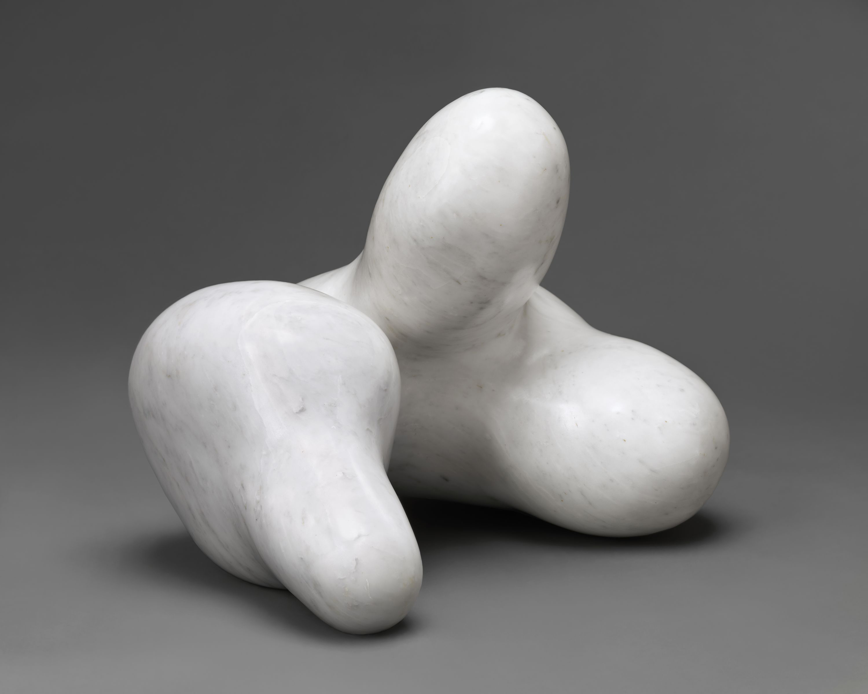Hans Arp, Concrezione umana (1934; marmo, 33,7 x 40,6 x 39,4 cm; Norfolk, Chrysler Museum of Art). © 2019 Artists Rights Society (ARS), New York/VG Bild-Kunst, Bonn / © Jean Arp, by SIAE 2019 Photo: Ed Pollard/Chrysler Museum of Art 
 Hans Arp, Concrezione umana (1934; marmo, 33,7 x 40,6 x 39,4 cm; Norfolk, Chrysler Museum of Art). © 2019 Artists Rights Society (ARS), New York/VG Bild-Kunst, Bonn / © Jean Arp, by SIAE 2019 Photo: Ed Pollard/Chrysler Museum of Art