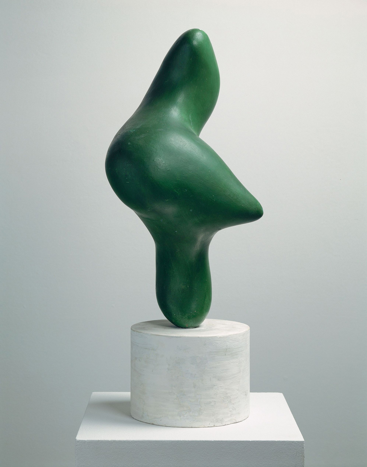 Hans Arp, Risveglio (1938; gesso dipinto di verde, 47,4 x 24 x 23 cm; Aarau, Aargauer Kunsthaus; Dono di Marguerite Arp-Hagenbach). © 2019 Artists Rights Society (ARS), New York/VG Bild-Kunst, Bonn / © Jean Arp, by SIAE 2019 Photo: Jörg Müller/Aargauer Kunsthaus, Aarau
 Hans Arp, Risveglio (1938; gesso dipinto di verde, 47,4 x 24 x 23 cm; Aarau, Aargauer Kunsthaus; Dono di Marguerite Arp-Hagenbach). © 2019 Artists Rights Society (ARS), New York/VG Bild-Kunst, Bonn / © Jean Arp, by SIAE 2019 Photo: Jörg Müller/Aargauer Kunsthaus, Aarau