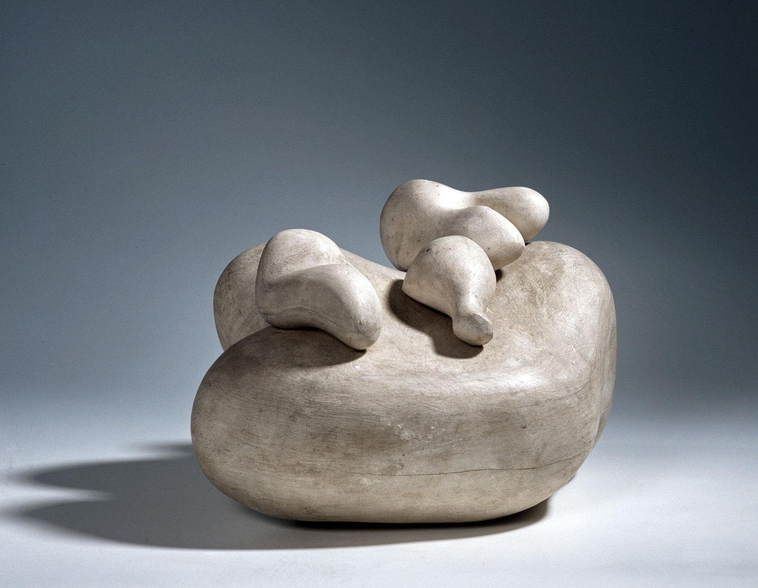 Hans Arp, Tre oggetti fastidiosi su un volto (1930; gesso, 19 x 37 x 29,5 cm; Silkeborg, Museum Jorn). © 2019 Artists Rights Society (ARS), New York/VG Bild-Kunst, Bonn / © Jean Arp, by SIAE 2019 Photo courtesy of Museum Jorn, Silkeborg 
 Hans Arp, Tre oggetti fastidiosi su un volto (1930; gesso, 19 x 37 x 29,5 cm; Silkeborg, Museum Jorn). © 2019 Artists Rights Society (ARS), New York/VG Bild-Kunst, Bonn / © Jean Arp, by SIAE 2019 Photo courtesy of Museum Jorn, Silkeborg