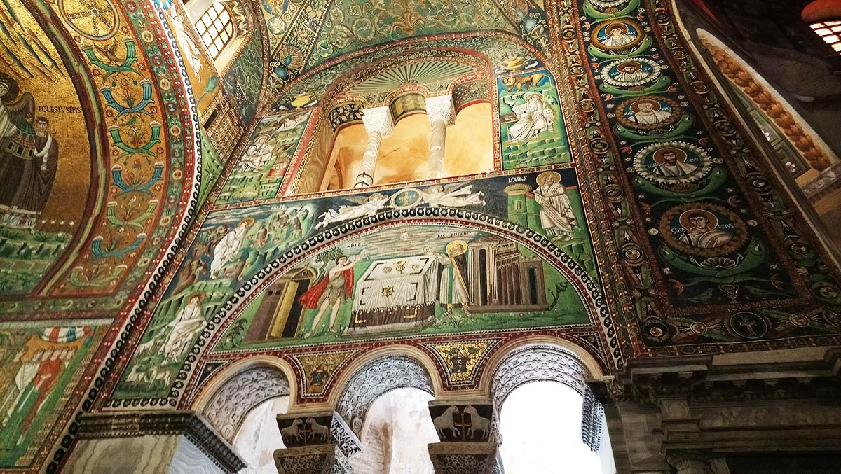 Ravenna, Mosaici nella Basilica di San Vitale. Ph. Credit Finestre sull'Arte Ravenna, Mosaici nella Basilica di San Vitale. Ph. Credit Finestre sull'Arte