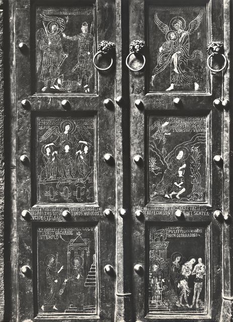 Ignoto artista bizantino, Porta bronzea del santuario di San Michele (XI secolo; bronzo; Monte Sant'Angelo, Santuario di San Michele)
