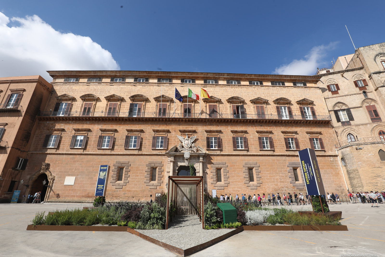 Passage to Mediterranean, lÂ’installazione di un giardino culturale dinamico su piazza del Parlamento
