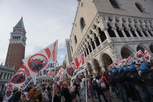 Protesta contro le grandi navi a Venezia. Ph. Credit Comitato No Grandi Navi 
