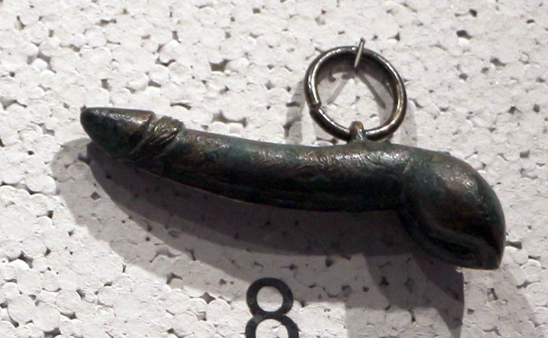 Arte romana, Amuleto fallico ( bronzo; Trento, Castello del Buonconsiglio). Ph. Credit Francesco Bini
