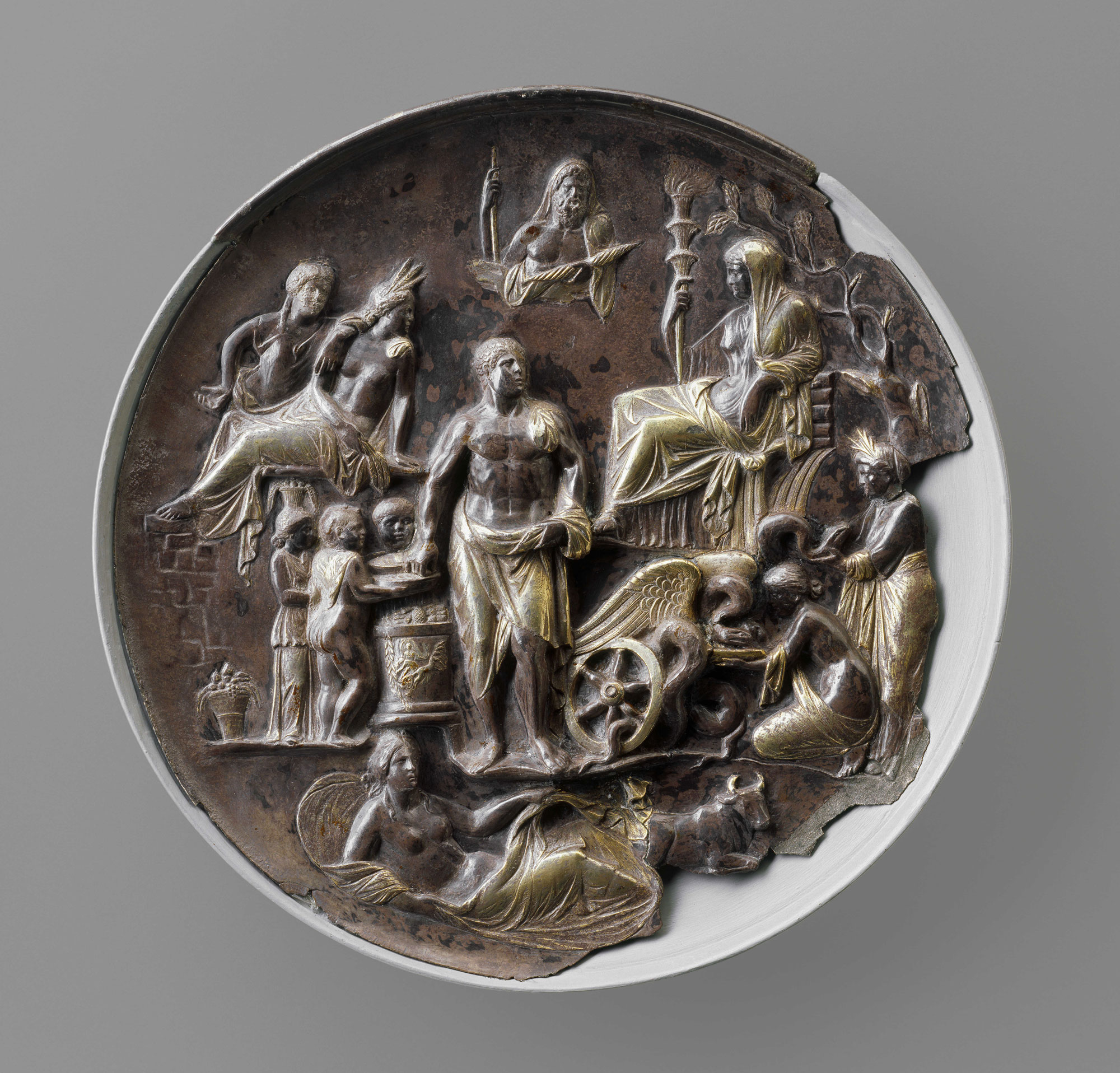 Patera d'argento con allegoria della fertilitÃ . Ph. Credit Alessandra Chemollo, archivio MAN Aquileia 
