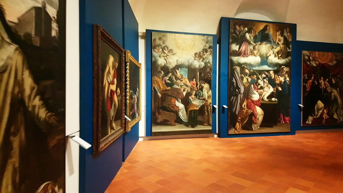 Sala della mostra La luce e i silenzi. Orazio Gentileschi e la pittura caravaggesca nelle Marche del Seicento