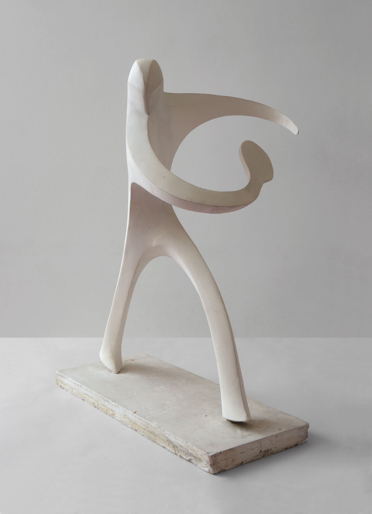 Thayaht, Il tennista (1935 circa; gesso, 71,5 x 43,5 x 57 cm). Presentato da Galleria Russo. Richiesta: 50mila euro
