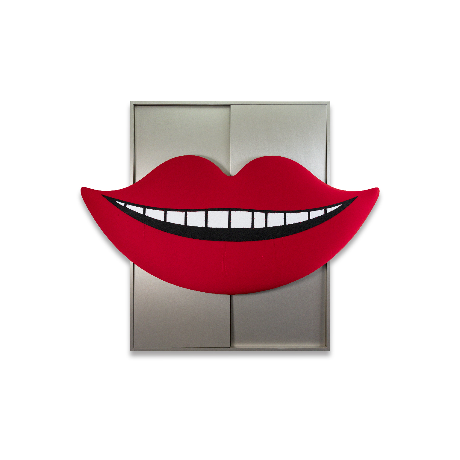 Alfredo Aceto, The laughing window 1 (2019; tessuto di acrilico argentato, cotone, gommapiuma e materiale sintetico, 150 x 180 x 7 cm). Presentato da Dittrich & Schlechtriem
