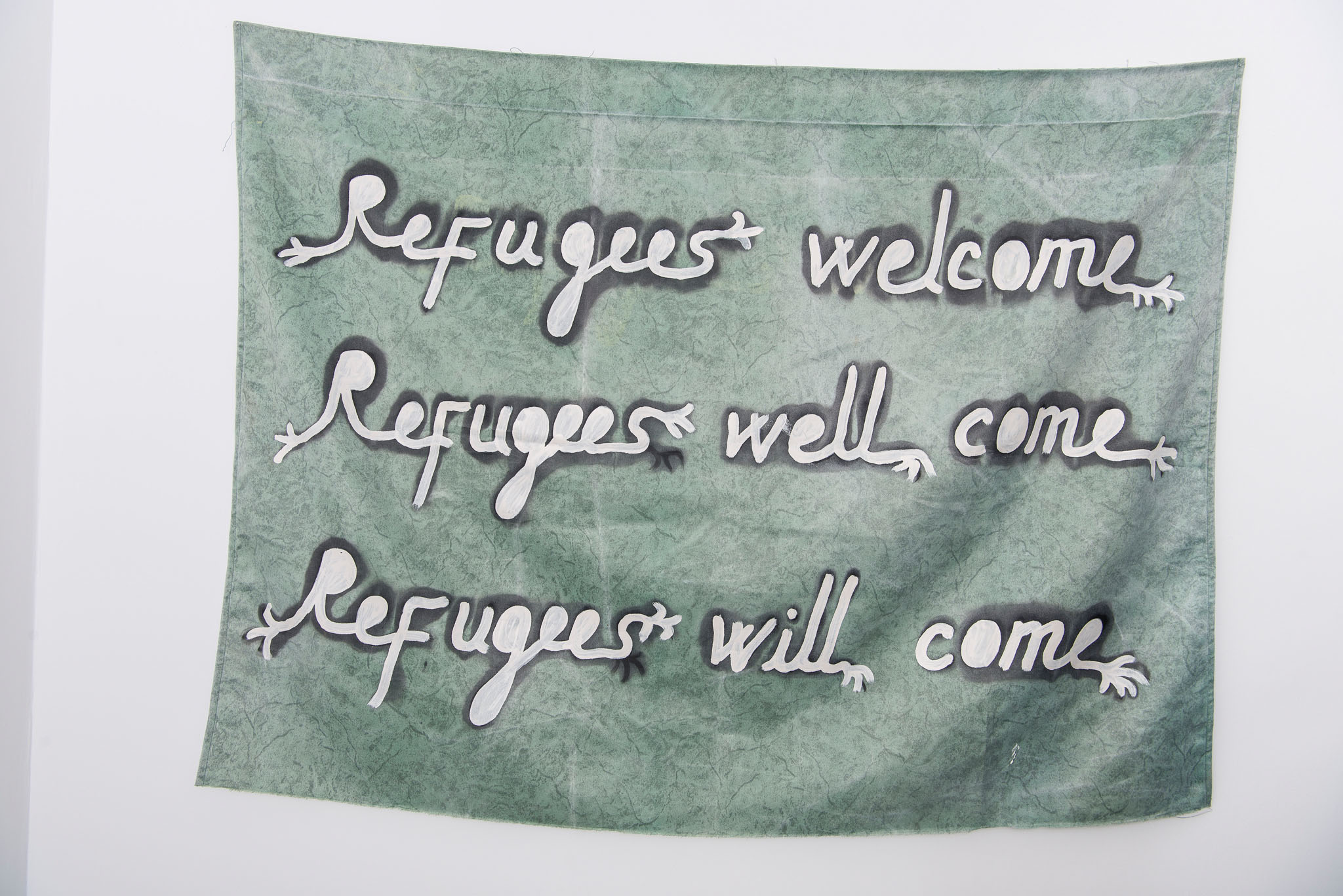 Babi Badalov, Refugees will come (green) (2018; pittura su tessuto, 110 x 150 cm). Presentato da The Gallery Apart Rome
