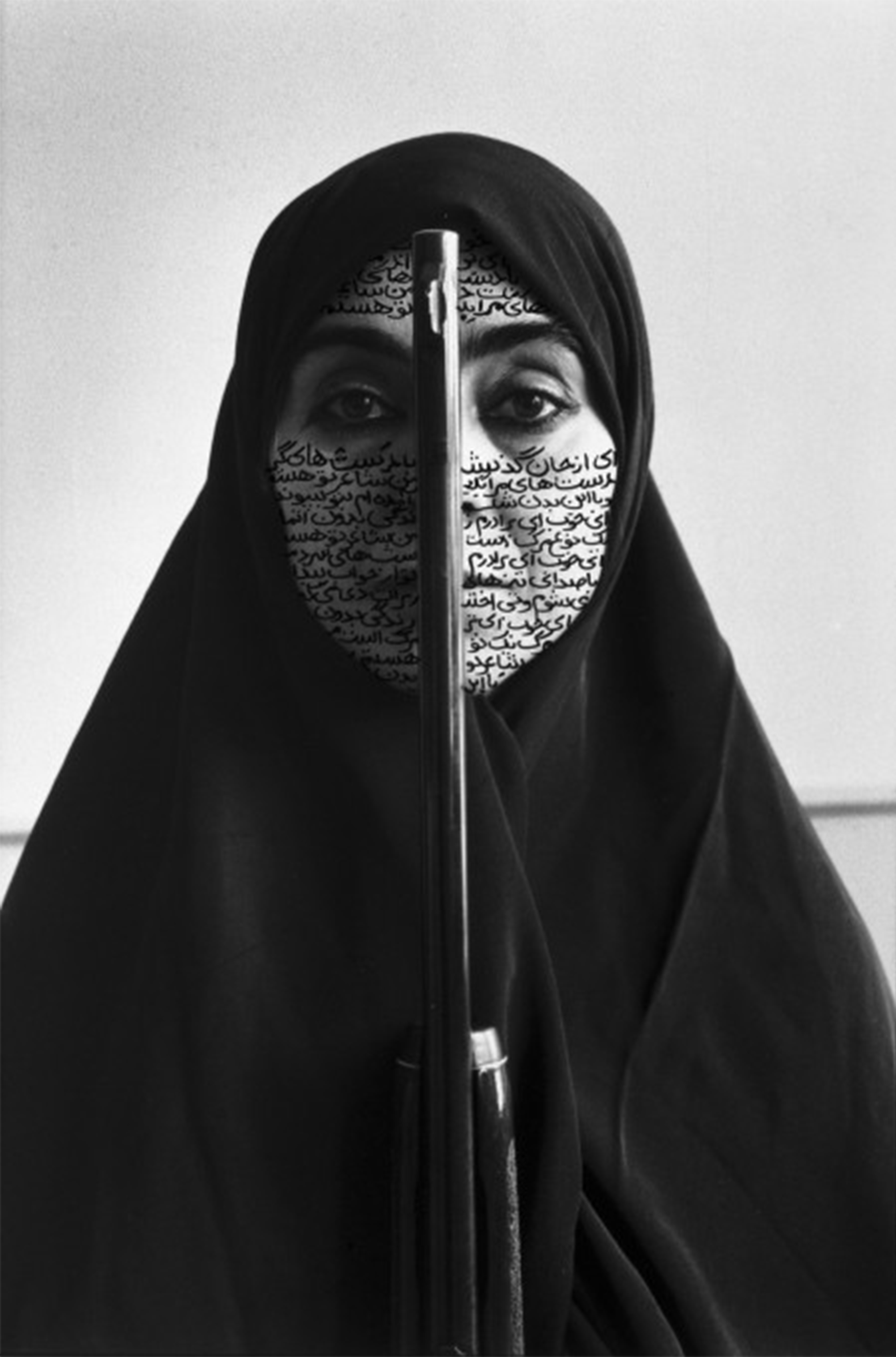 Shirin Neshat, Rebellious silence (1994, inchiostro su carta). Presentato da Noire Gallery
