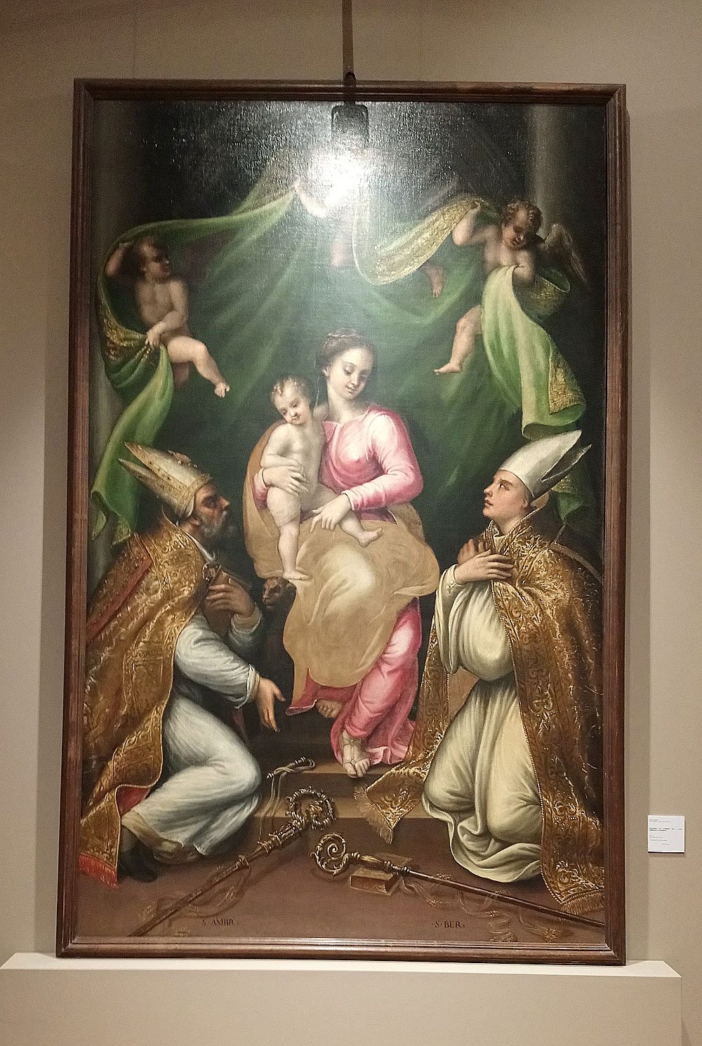 Fermo Ghisoni, Madonna col Bambino tra i santi Ambrogio e Bernardo (1542 circa; olio su tela, 295 x 190 cm; San Benedetto Po, Basilica)
 Fermo Ghisoni, Madonna col Bambino tra i santi Ambrogio e Bernardo (1542 circa; olio su tela, 295 x 190 cm; San Benedetto Po, Basilica)