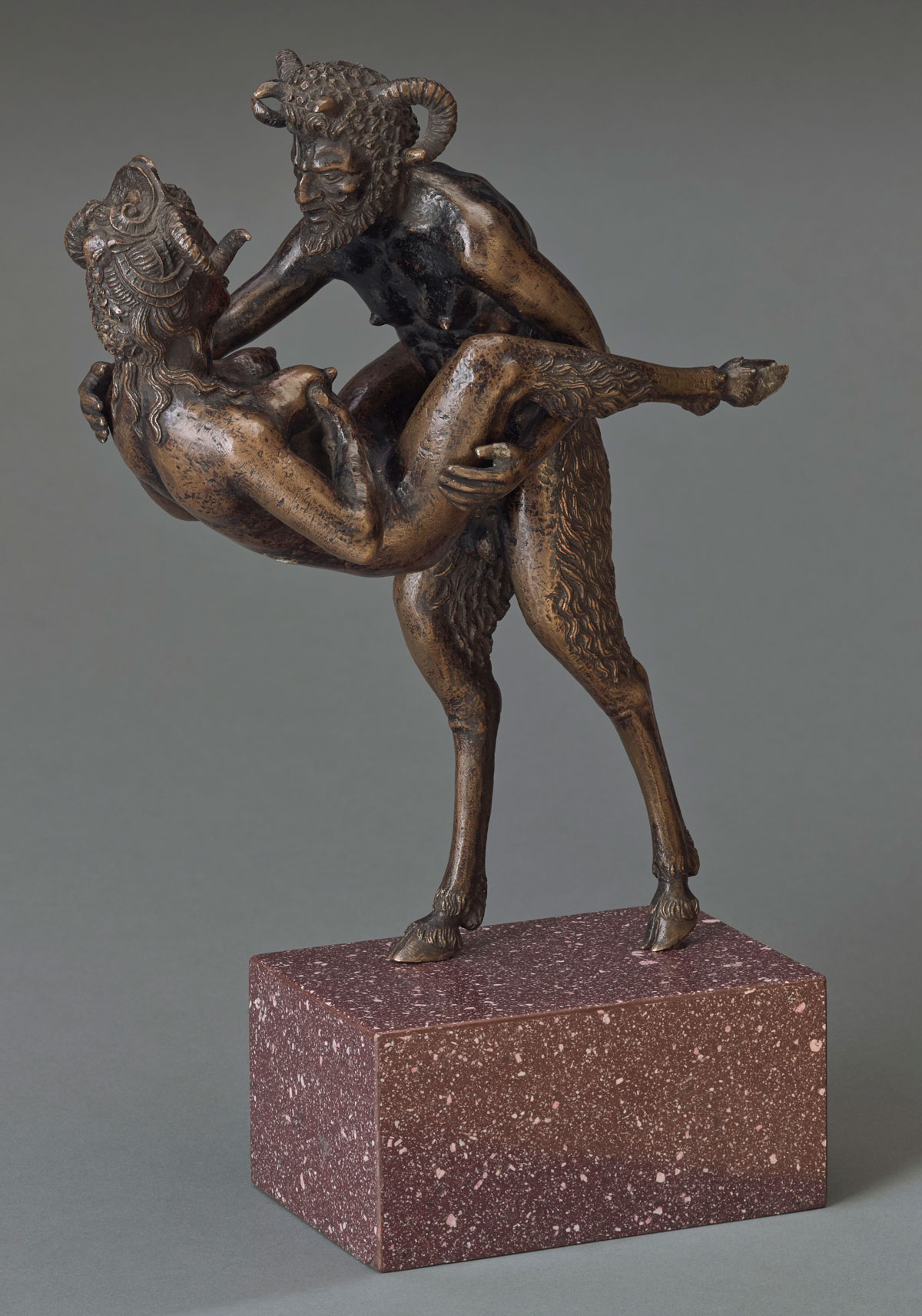 Desiderio da Firenze (attribuito a), Satiro e satiressa (1530-1540 circa; fusione in bronzo, 1530-1540 circa; Ecouen, Musée National de la Renaissance)
