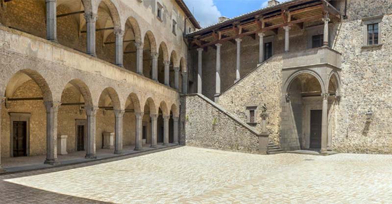Realtà: Castello Orsini-Odescalchi (Bracciano)
