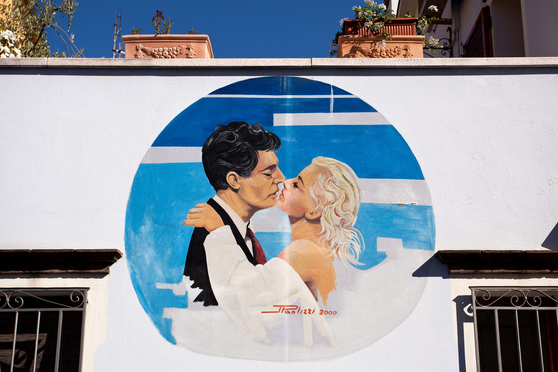Borgo di San Giuliano, murale con Marcello Mastroianni e Anita Ekberg
 Borgo di San Giuliano, murale con Marcello Mastroianni e Anita Ekberg