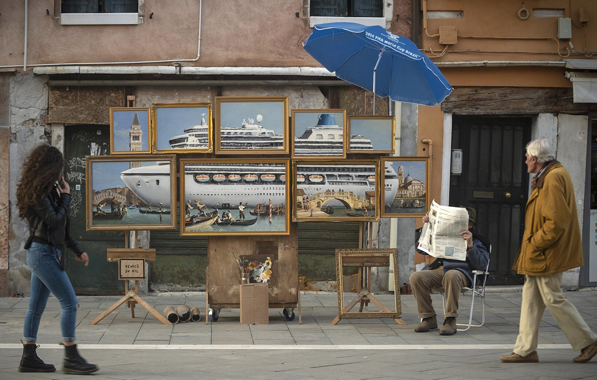 La performance di Banksy a Venezia