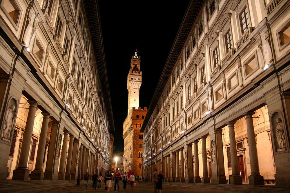Gli Uffizi di notte. Ph. Credit Chris Wee Gli Uffizi di notte. Ph. Credit Chris Wee