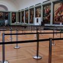 Louvre come Disneyland: le code per vedere la Gioconda si fanno in un percorso transennato. E la sicurezza? 