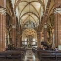 Maltempo a Verona, crolla porzione del tetto del Duomo durante la messa, lievi danni 