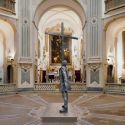 Jan Fabre a Napoli dialoga con Caravaggio e porta in quattro sedi opere storiche e opere inedite
